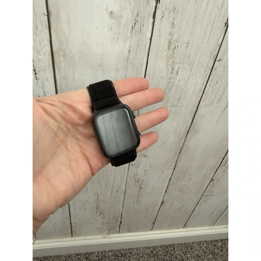 Apple Watch Series 4 44mm Charging Cord